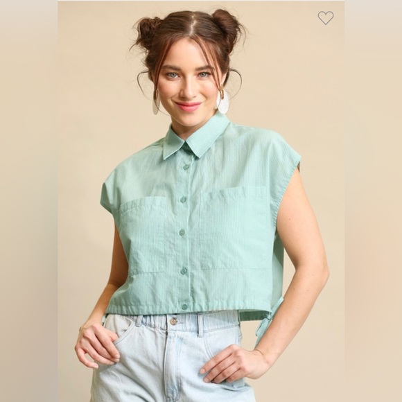 GIGIO Tops - GIGIO Striped NWT Cap Sleeve Cinched at Bottom Shirt